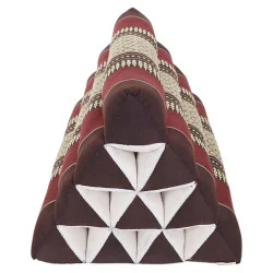 Liten brun & röd pyramidkudde